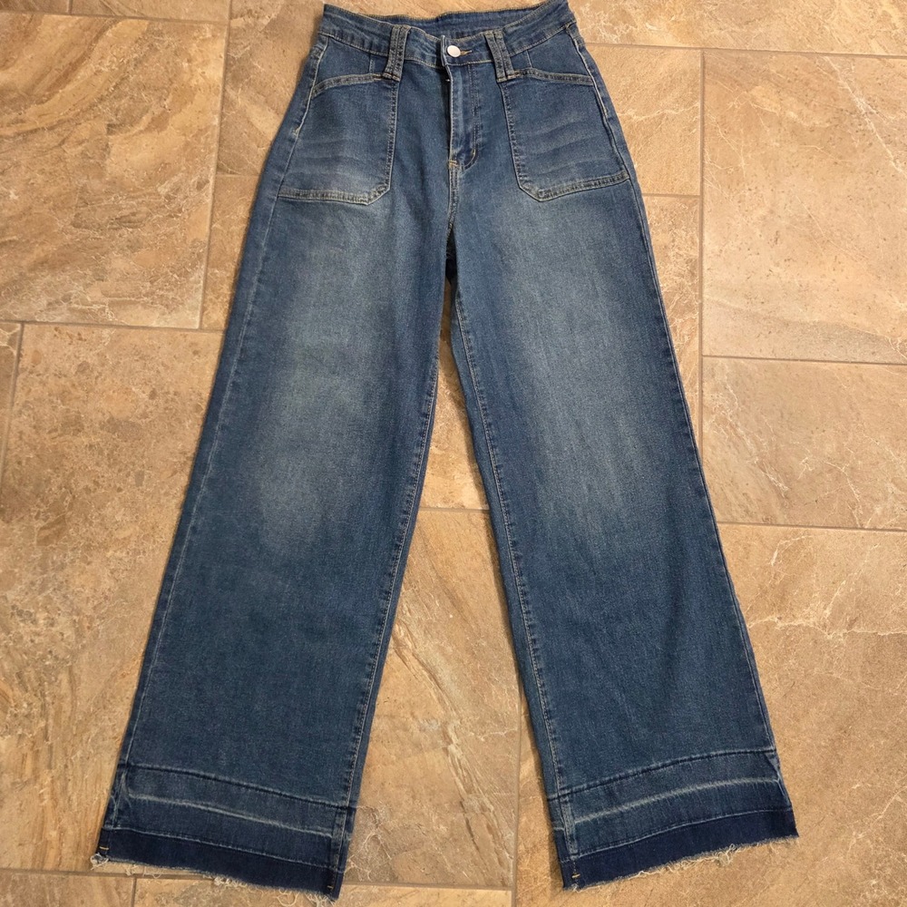 High Waisted Wide Leg Jeans Medium Wash Raw Hem Patch Pocket Denim Pants